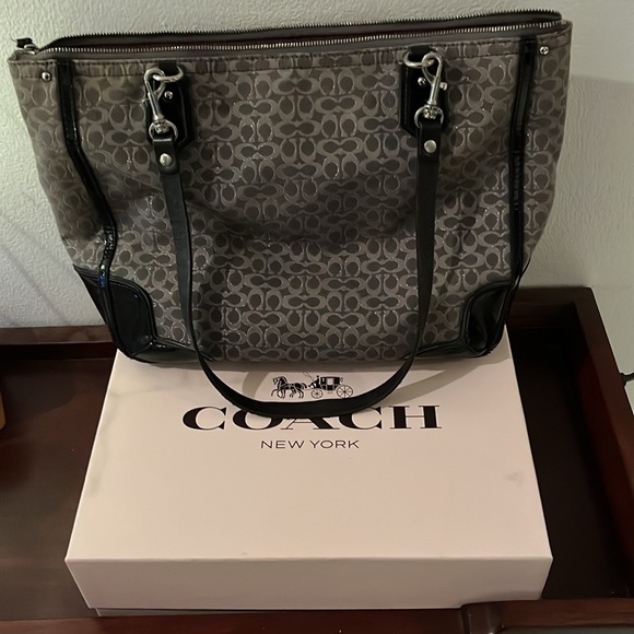 Coach handbag - black and silver with plum lining - Picture 3 of 4